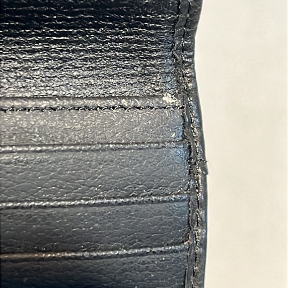 Fossil Women's Vintage Black Leather Wallet - Picture 13 of 15